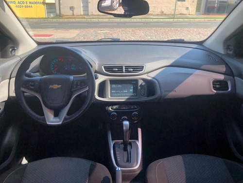 Imagem 7 de 9 de Chevrolet Onix 1.4