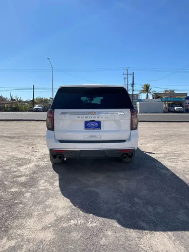 Chevrolet Suburban 5p High Country V8/6.2 Aut