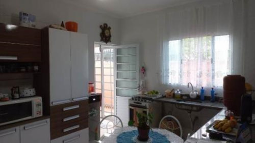 Imagem 14 de 15 de Casa No Bairro Raul Cury, Em Itanhaém, Litoral Sul De São Paulo, Localizado Lado Praia. Possui Churrasqueira, Edícula E Vaga Coberta Para 02 Automóveis.