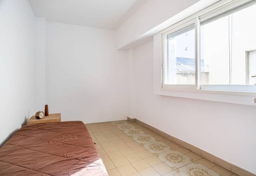 Departamento En Venta De 2 Ambientes En Parque Patricios