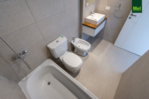 Hermoso 2 Ambiente Con Vista Abierta. Bajas Expensas