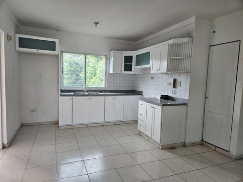 Apartamento Con Terraza En Don Honorio, Prox Carrefour Venta