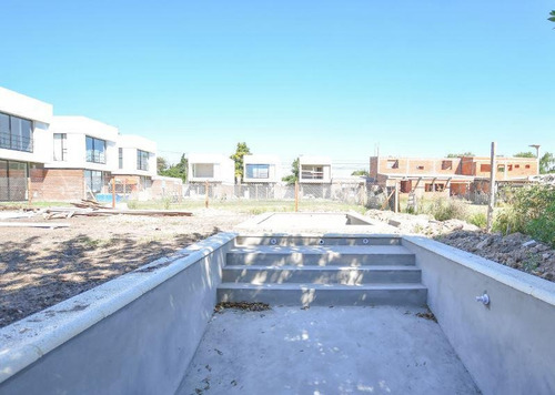 Duplex Venta -2 Dormitorios Y Cochera -estrenar -240 Mts 2 - Barrio Gambier