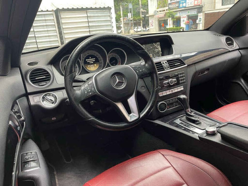 Imagen 9 de 15 de Mercedes-benz Clase C 2012 2p C 250 Cgi Coupe Aut