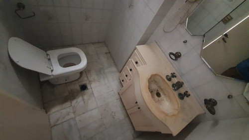 Imagen 4 de 12 de Departamento De 3 Ambientes En Colon Y Corrientes