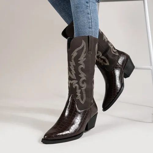 Estilos de botas vaqueras para 2025 mujer