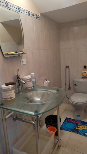 Imagen 4 de 7 de Townhouse Urb. Privada Chaguaramos Av. Rotaría Cumaná