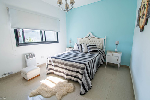 Casa En Venta En Cantegril Funes Con Piscina