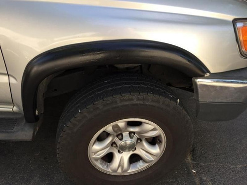 Imagen 5 de 5 de Fenders Originales Totota Hilux 4x4 C/s Anterior A 2004