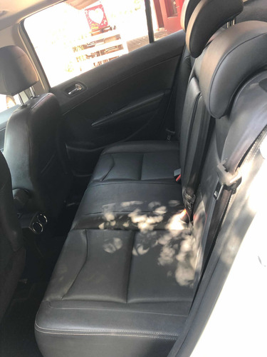 Imagen 6 de 8 de Peugeot 408 2017 1.6 Feline Hdi 115cv