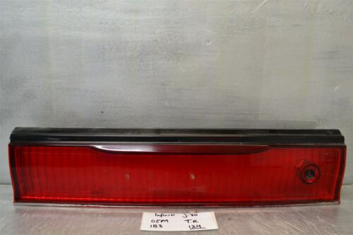 1993-1994 Infiniti J30 Center Trunk Lid Tail Light Panel Tty