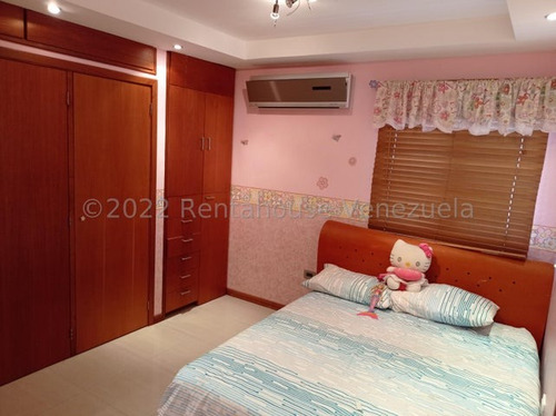 Julio Latouche 23-16997 Townhouse En Venta Mañongo Naguanagua, Hermoso Y Moderno Pozo Y Planta 100%