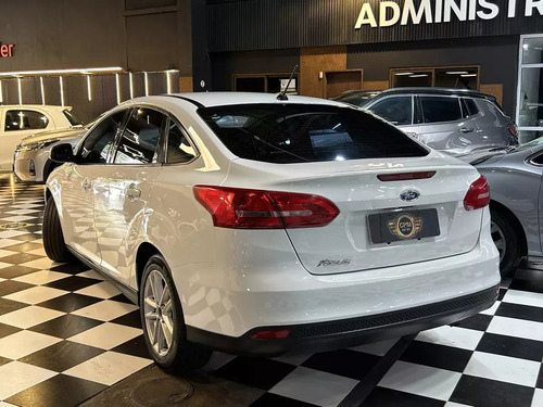 Ford Focus III 1.6 Sedan S