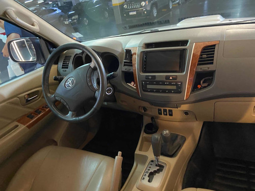 Toyota Sw4 3.0 Srv Cuero I 171cv 4x4 5at 2011