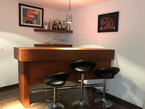 Casa En Venta De 5 Dormitorios En Lugano