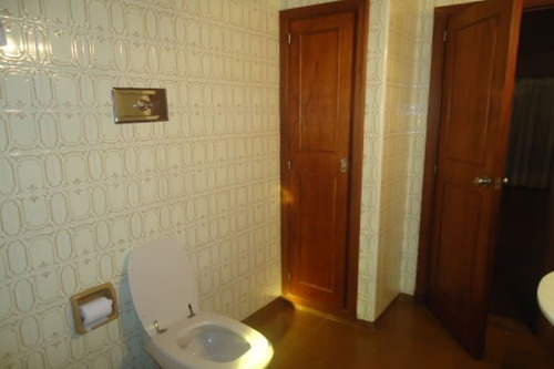 Imagen 27 de 30 de Excelente Chalet De 6 Ambientes Con Piscina Y Casa De Servicio Ideal Vivienda Permanente Muy Luminoso