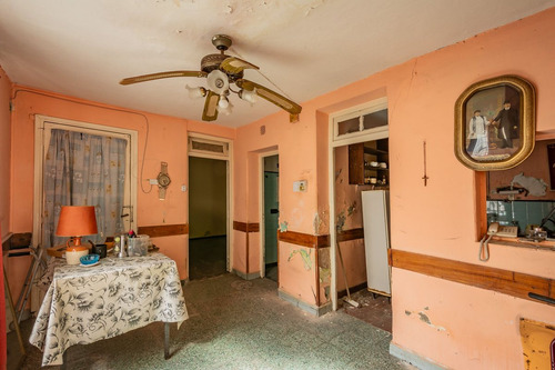 Casa En Lote Propio A Refaccionar