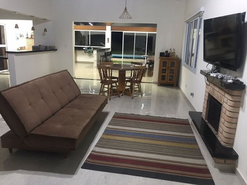 Imagem 2 de 12 de Condominio Ibiuna 1.080 Linda Casa, Piscina E Área Gourmet!