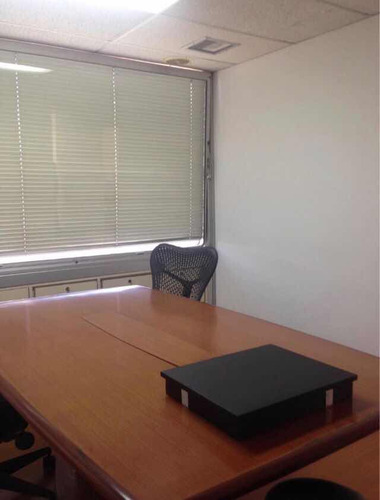 Oficina Centro Profesional Santa Paula, Frente A Clinica Santa Paula. 69m2 Excelente Ubicacion Y Vista, Restaurantes, Servicios Medicos Y De Delibery, Supermercado, Comercios, Todos A Pocos Pasos