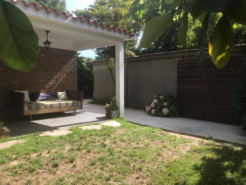 Casa 2 Dormitorios Gran Terreno