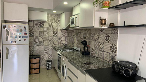 Departamento Monoambiente - Venta - Piso Alto - Balcón - Amoblado -flores