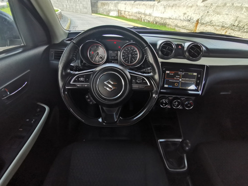 Imagen 10 de 15 de Suzuki Swift 2019 1.0 Booster Jet Mt