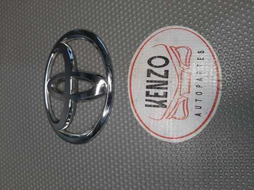 Emblema Cajuela Toyota Avanza 2007