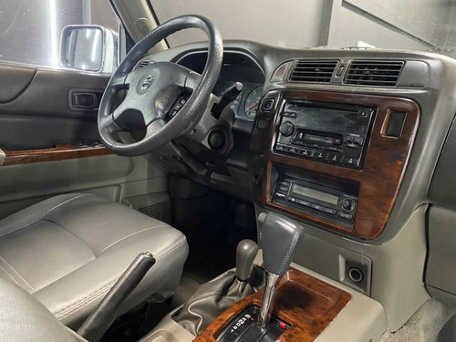 Imagen 10 de 17 de Nissan Patrol (y61) Grx 4.5 At 2001 7psj 4x4 5p Aa Ee