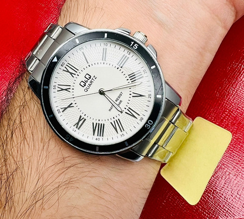 Reloj Para Hombre Minimalista De Acero Macizo Marca Q&q