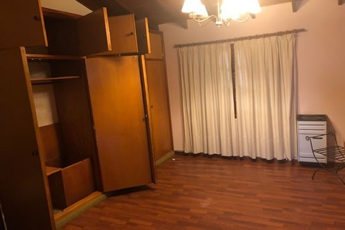 Imagen 18 de 30 de Excelente E Importante Chalet Ubicado En Barrio Norte Lote Perimetrado Parquizado Alarma Gas Natural Cuenta Con Todos Los Servicios Piscina Ideal Vivienda Permanente
