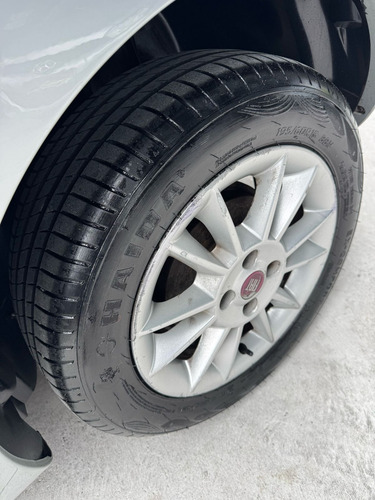 Fiat Idea 1.8 Elx Flex 5p