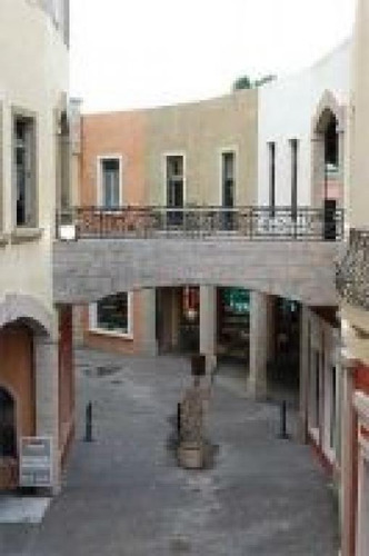 Imagen 2 de 8 de Oficina, Consultorio En Plaza Central Canning, Con Renta!