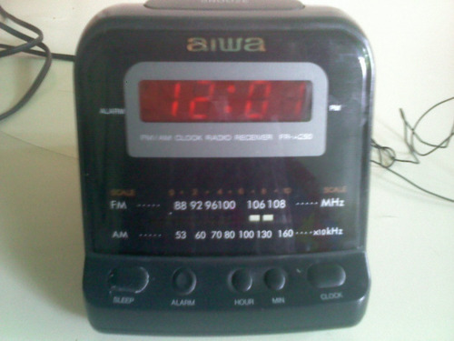 ¡oferta! Radio Am Y Fm Con Reloj Y Despertador Marca Aiwa