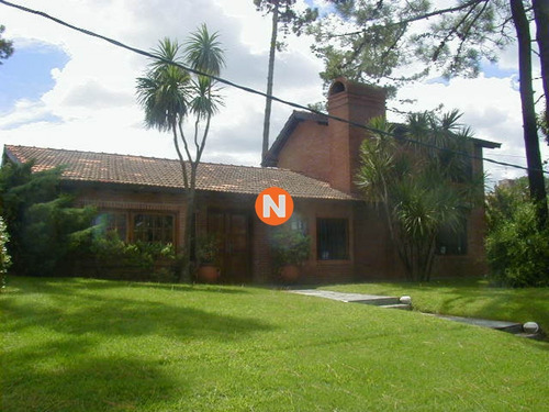 Casa En Venta Y Alquiler, Mansa, Punta Del Este, 4 Dormitorios.- Ref: 206136