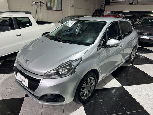 Peugeot 208 1.6 Active