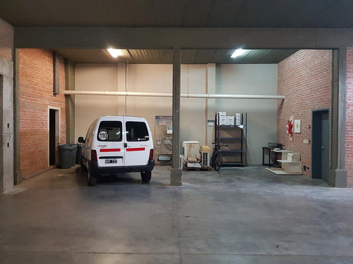Depósito De 1150 M2 Cubiertos,ideal Logistica, A Mts De Estacion De Tren