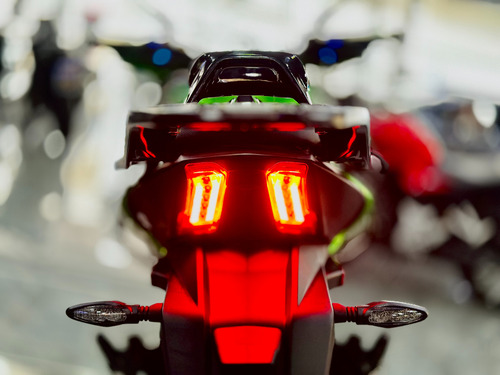 Bajaj Dominar 400 ( 0 Km )