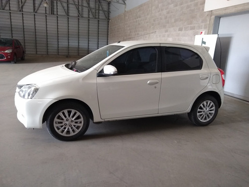 Imagen 5 de 16 de Toyota Etios 2016 1.5 Xls Traut