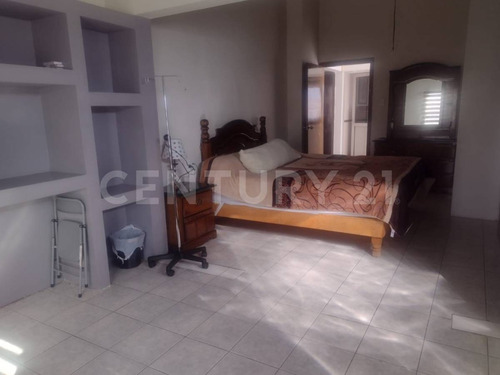 -se Vende Casa En Col. Burocrata En Cd. Cuauhtemoc, Chih