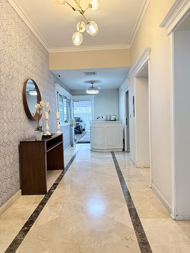 Apartamento En Torre Familiar De Piantini ! Próximo A Blue Mall .