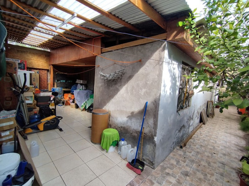 Casa 3d, 1b, 2e, 1bo. - Metro Neptuno.