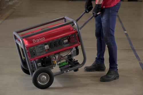 Gerador portátil Branco B4T-8000 E3 8 kW trifásico com tecnologia AVR 220V