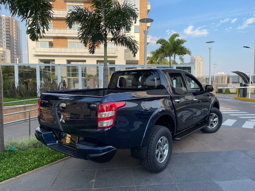 Imagem 6 de 13 de Mitsubishi L200 Triton 2.4 16v Turbo Diesel Sport Hpe Cd
