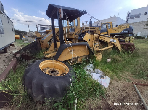 Retroexcavadora John Deere 210le