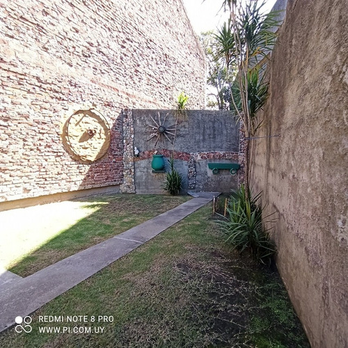 Imagen 10 de 14 de Venta Casa, Bella Italia, 1 Dormitorio, Garaje Y Jardín.