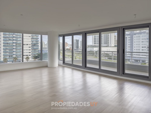 Imagen 2 de 24 de A Estrenar En Punta Del Este 3 Dormitorios Y 4 Baños.