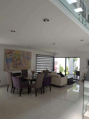 Imagen 7 de 30 de Venta Espectacular Casa En Cumbres Del Lago!