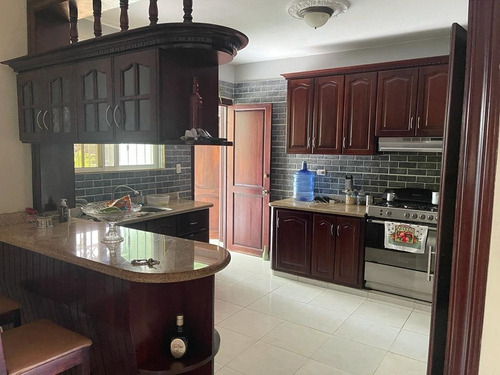 Imagen 12 de 20 de Corona Plaza, Casa De 2 Niveles Con 600mt² De Construcción. Financiamiento Disponible.