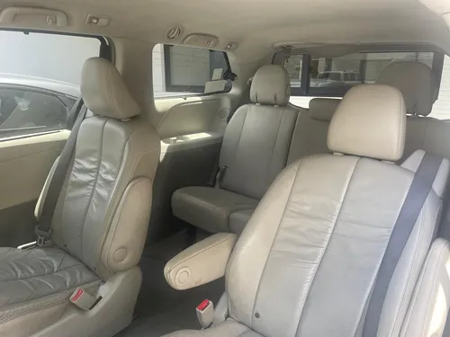 Toyota Sienna Xle Piel At