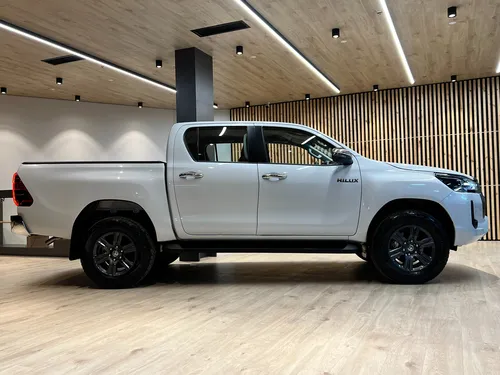 Toyota Hilux 2.4 Diesel Srv 4X4 At
